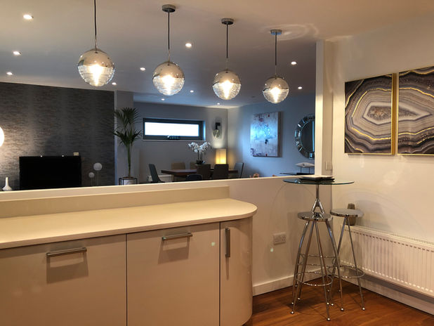 Elegant and timeless interior design by Odissetest, showcasing a harmonious blend of classic and contemporary elements.