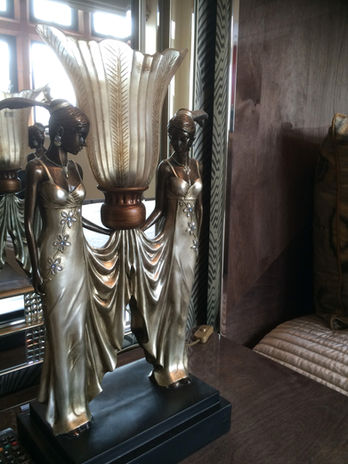 Elegant and timeless interior design by Odissetest, showcasing a harmonious blend of classic and contemporary elements.