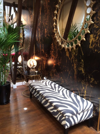 Elegant and timeless interior design by Odissetest, showcasing a harmonious blend of classic and contemporary elements.