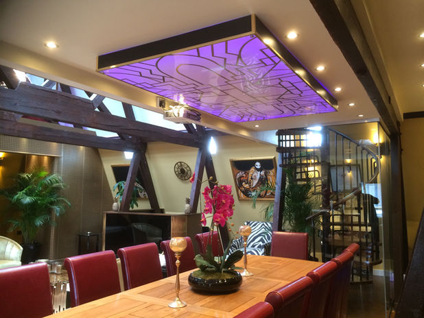 Elegant and timeless interior design by Odissetest, showcasing a harmonious blend of classic and contemporary elements.