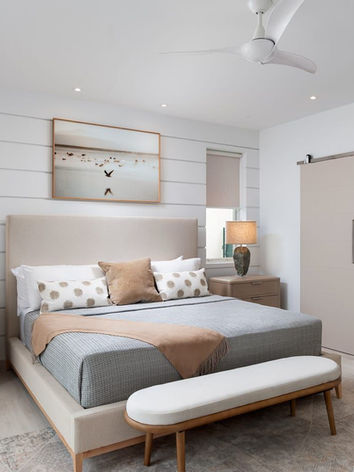 Elegant and timeless interior design by Odissetest, showcasing a harmonious blend of classic and contemporary elements.