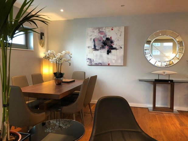 Elegant and timeless interior design by Odissetest, showcasing a harmonious blend of classic and contemporary elements.
