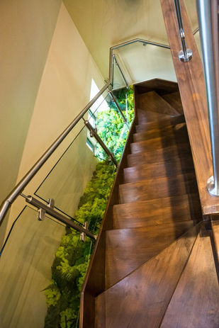 Elegant and timeless interior design by Odissetest, showcasing a harmonious blend of classic and contemporary elements.