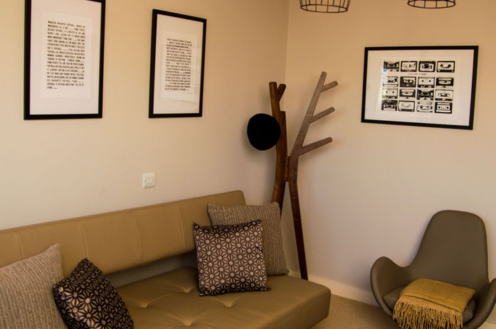 Elegant and timeless interior design by Odissetest, showcasing a harmonious blend of classic and contemporary elements.