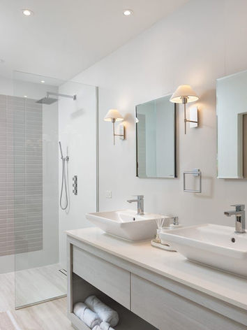 Elegant and timeless interior design by Odissetest, showcasing a harmonious blend of classic and contemporary elements.