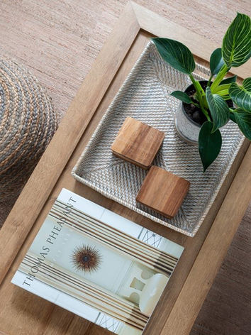 Elegant and timeless interior design by Odissetest, showcasing a harmonious blend of classic and contemporary elements.