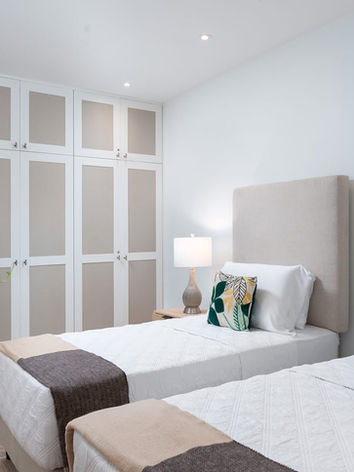 Elegant and timeless interior design by Odissetest, showcasing a harmonious blend of classic and contemporary elements.