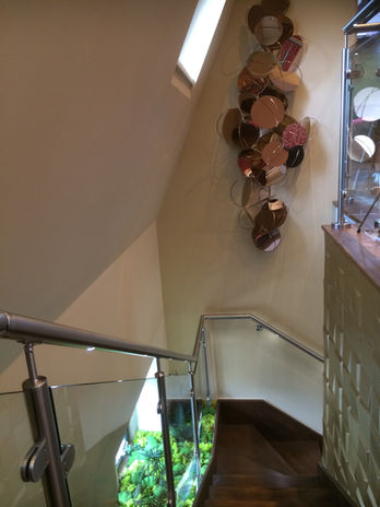 Elegant and timeless interior design by Odissetest, showcasing a harmonious blend of classic and contemporary elements.