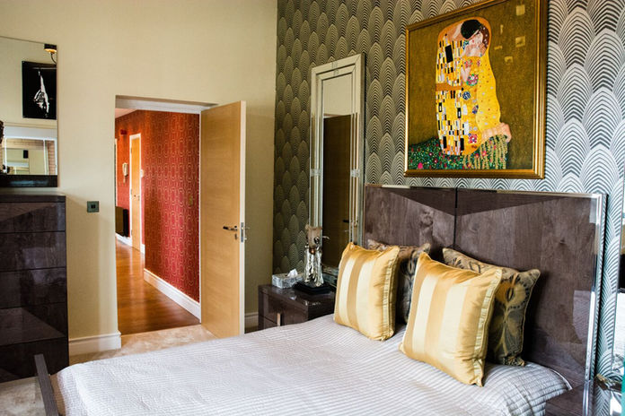 Elegant and timeless interior design by Odissetest, showcasing a harmonious blend of classic and contemporary elements.